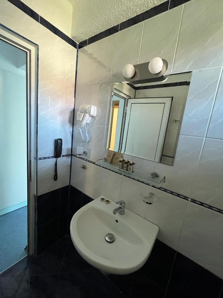 Hotel Satmar Lozenets Esterno foto